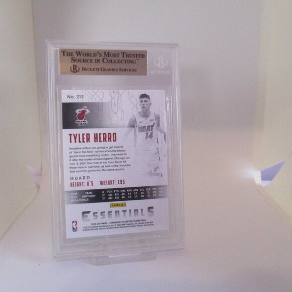 2019-20 PANINI CHRONICLES #212 TYLER HERRO ESSENITALS 9.5 GEM MINT - Picture 2 of 4